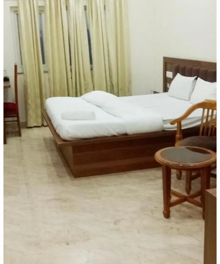 Varanasi Hotel Ganga Vatika Near Kashi Vishwanath Temple & Ganga Ghat #Fully Air Conditioning With Free Wi-Fi ,Parking & Spacious Room 0*,